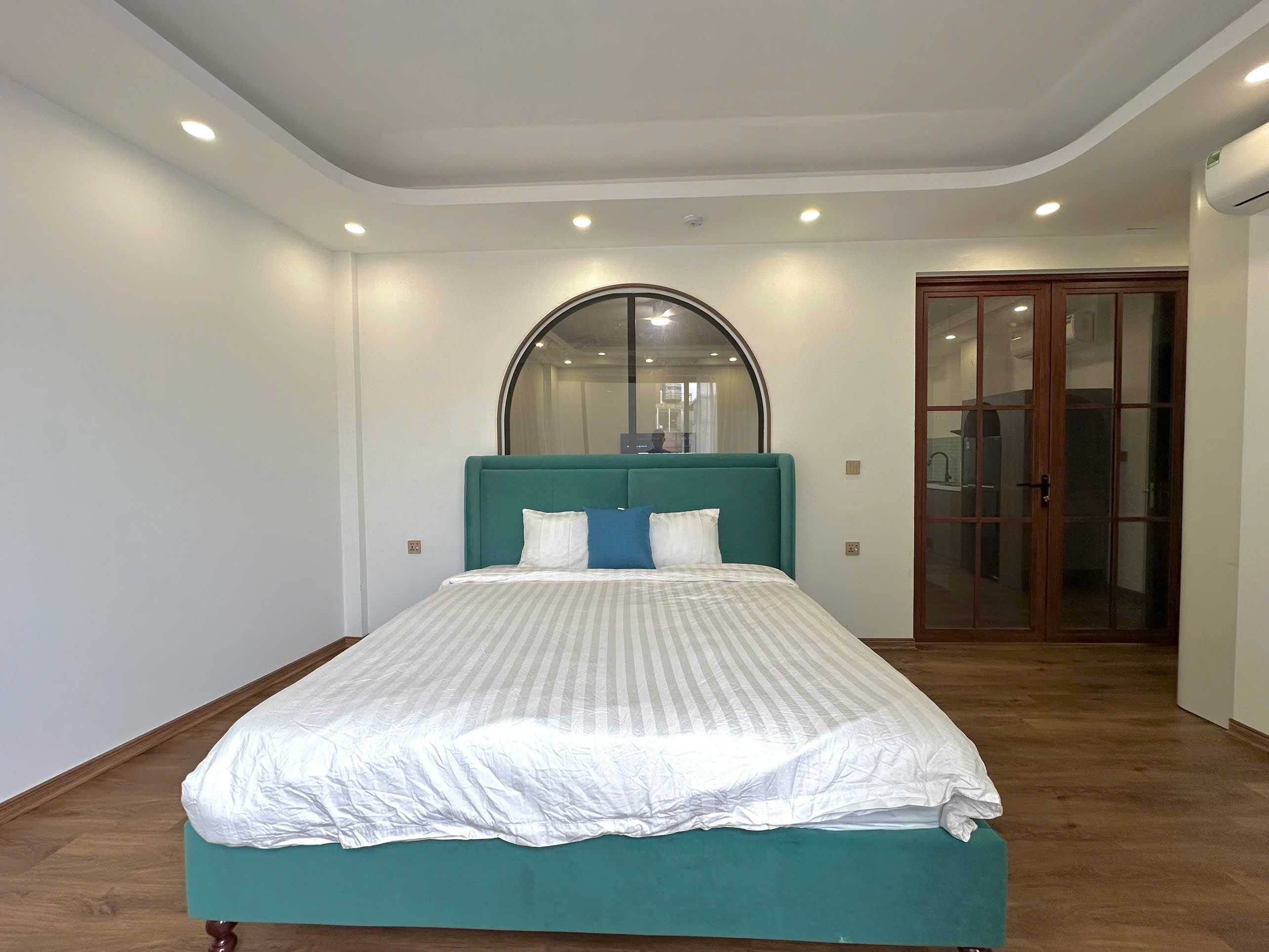 Cần bán Nhà mặt tiền đường Ven Hồ, Phường Yên Phụ, Diện tích 120m², Giá 50 Tỷ 7