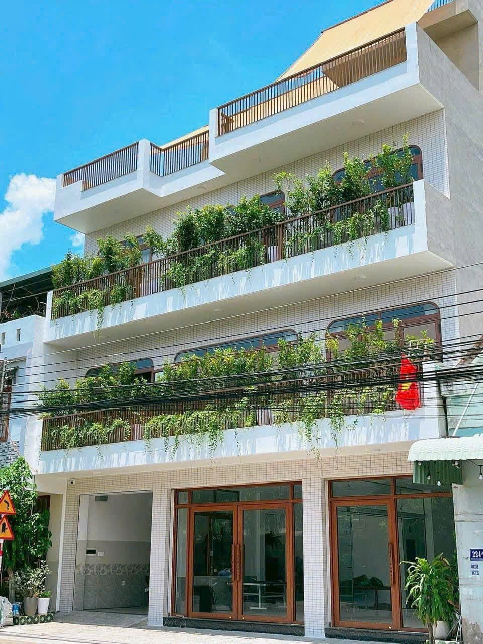 Cần bán Nhà mặt tiền Phường Tân Đông Hiệp, Dĩ An, Diện tích 98m², Giá 12 Tỷ 2