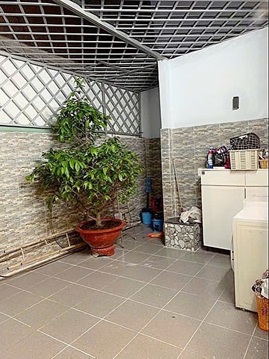 Bán nhà Quận 7 giá rẻ, đường Nguyễn Thị Thập 3