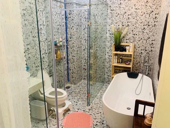 Bán nhà Quận 7 giá rẻ, đường Nguyễn Thị Thập 4
