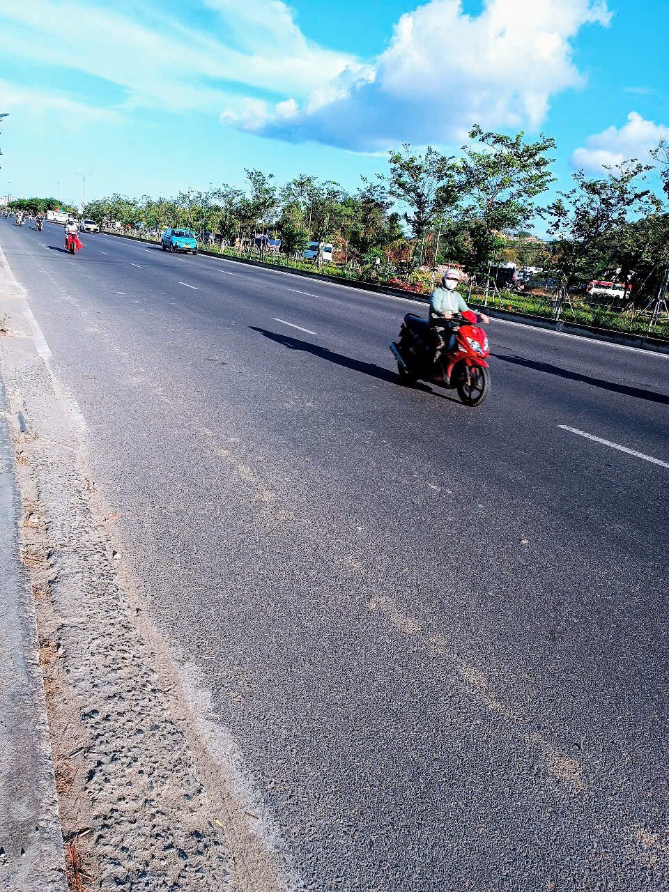 BÁN NHÀ HẺM Ô TÔ THÔNG CÁCH VÕ NGUYÊN GIÁP 20m