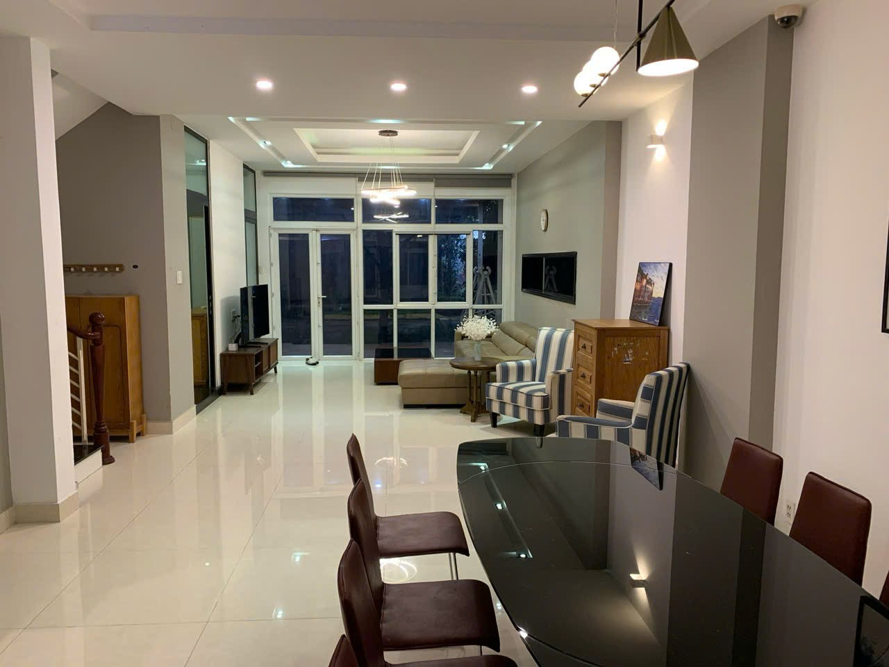 Cho thuê Biệt thự Phường Phú Hữu, Quận 9, Diện tích 136m², Giá 27 Triệu/tháng 8