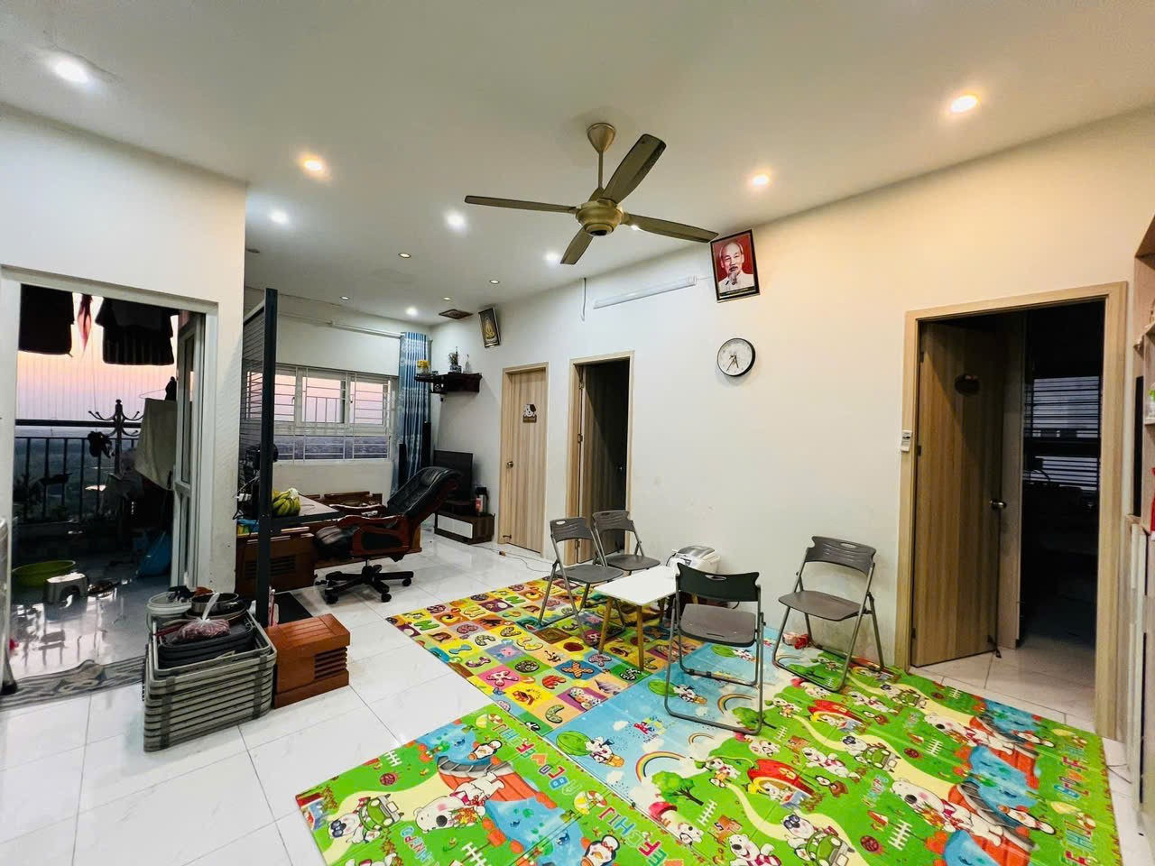 Chính chủ bán căn hộ góc 3 phòng ngủ – View hồ Sen – Full nội thất mới tại KĐT Thanh Hà Cienco 5