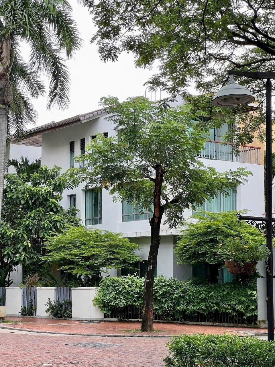 Cho thuê Biệt thự Phường Phước Long B, Quận 9, Diện tích 287m², Giá Thương lượng 2