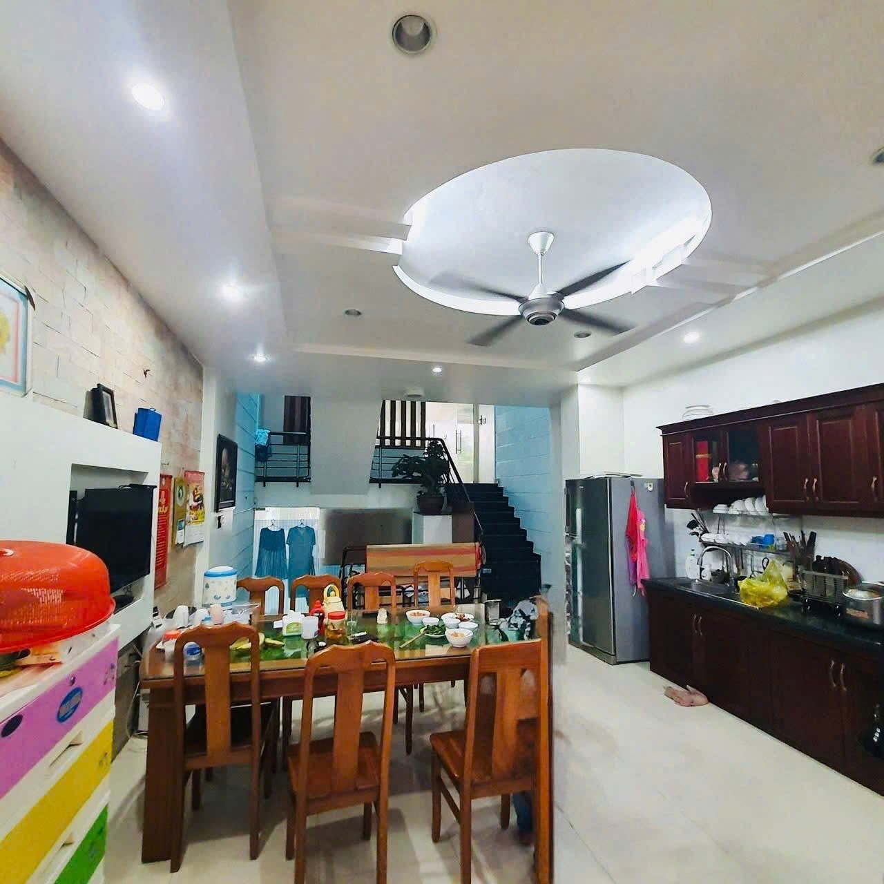 Cần bán Nhà mặt tiền Phường Phước Long B, Quận 9, Diện tích 135m², Giá 018 Tỷ 4