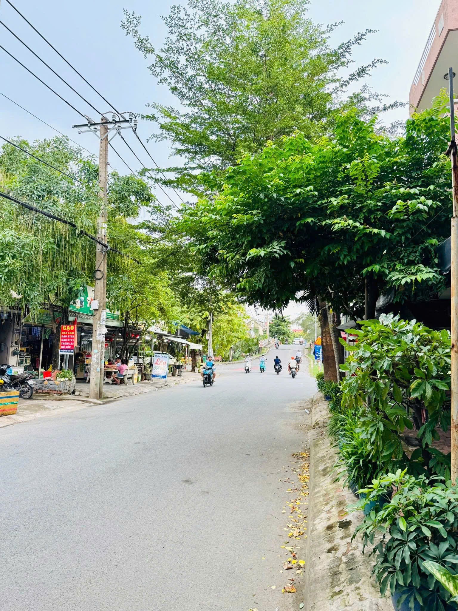 Cần bán Nhà mặt tiền Phường Phước Long B, Quận 9, Diện tích 135m², Giá 018 Tỷ 3