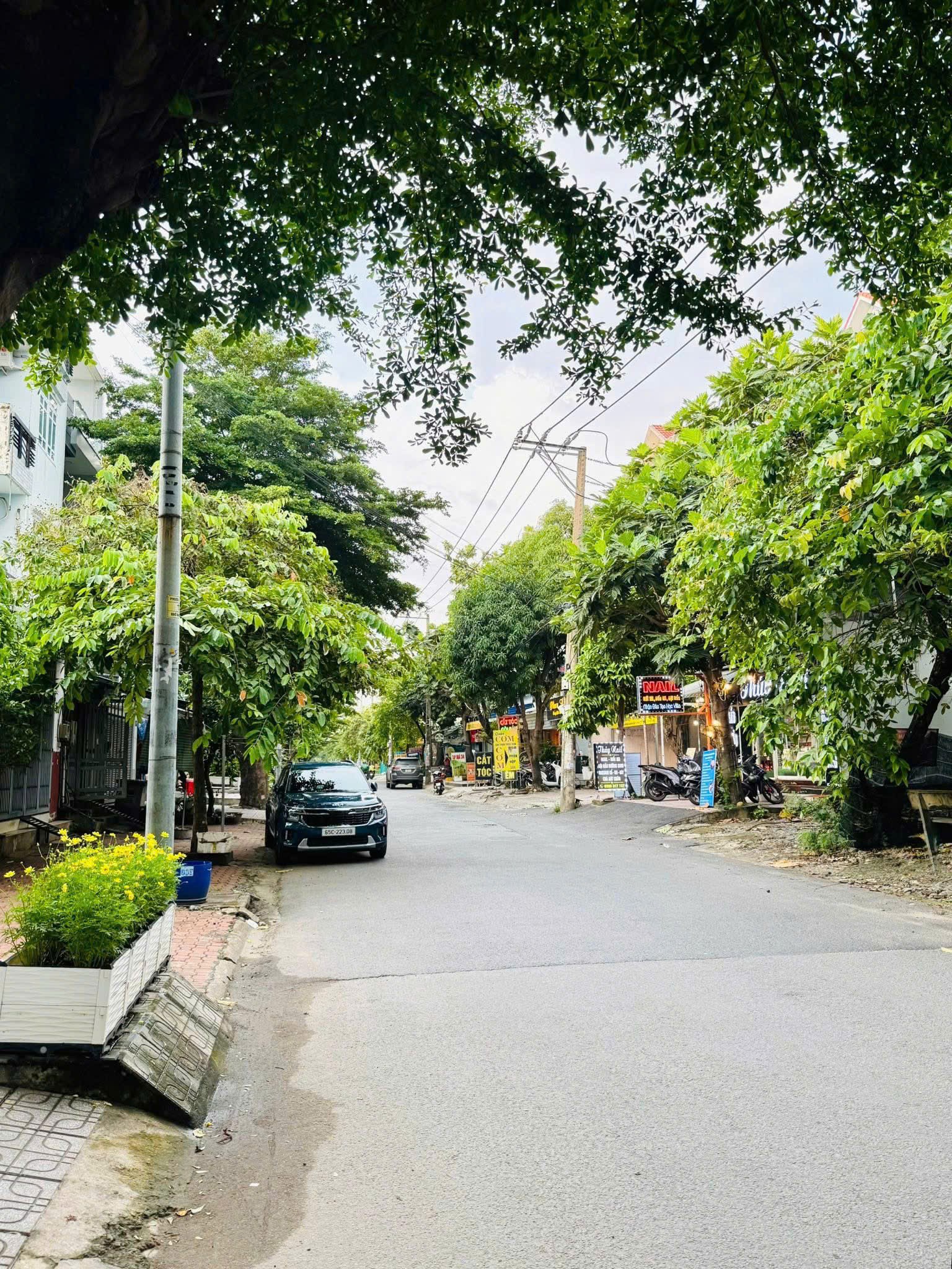 Cần bán Nhà mặt tiền Phường Phước Long B, Quận 9, Diện tích 135m², Giá 018 Tỷ 6