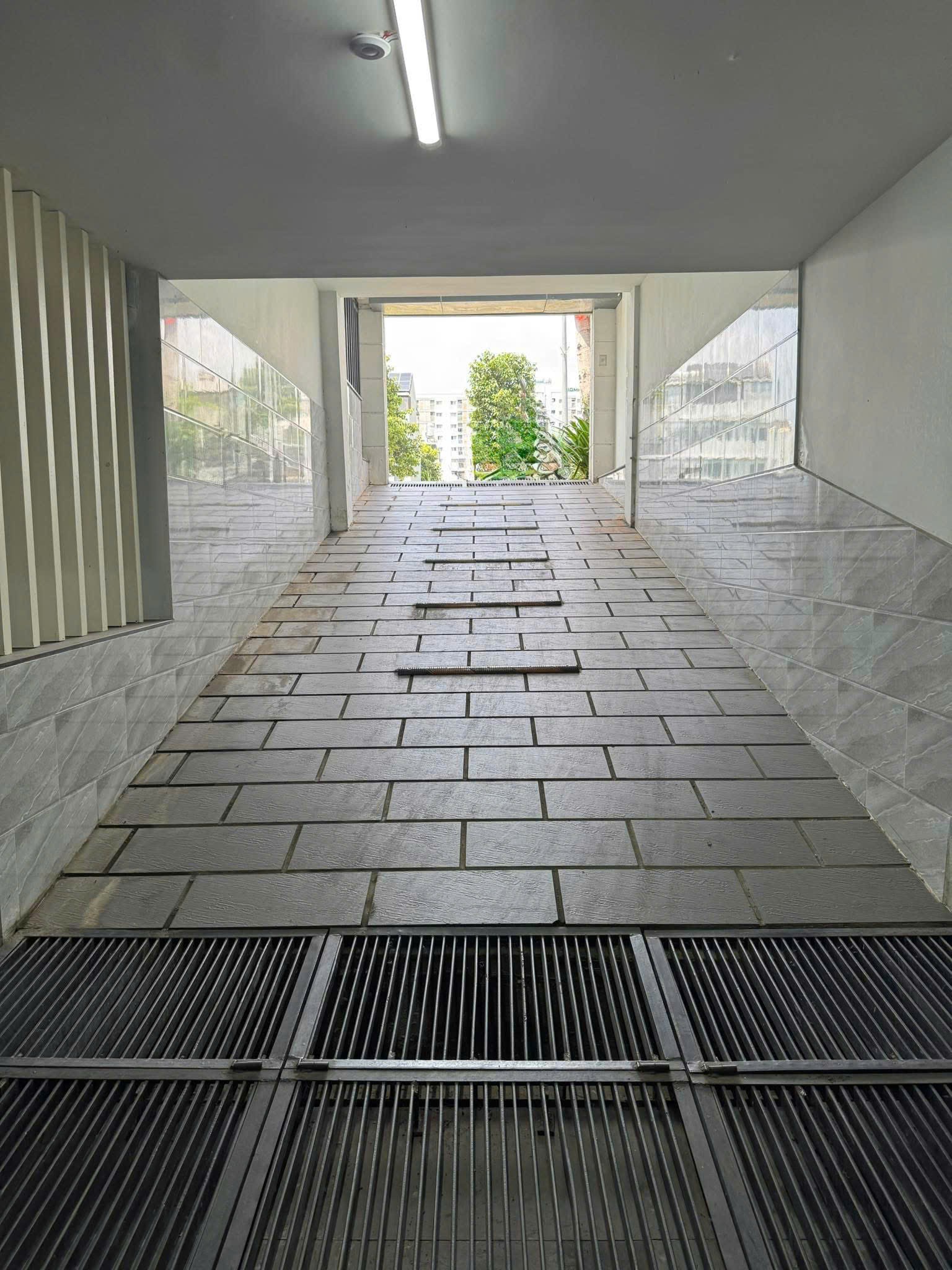 Cần bán Nhà mặt tiền Phường Phú Hữu, Quận 9, Diện tích 162m², Giá 21 Tỷ 10