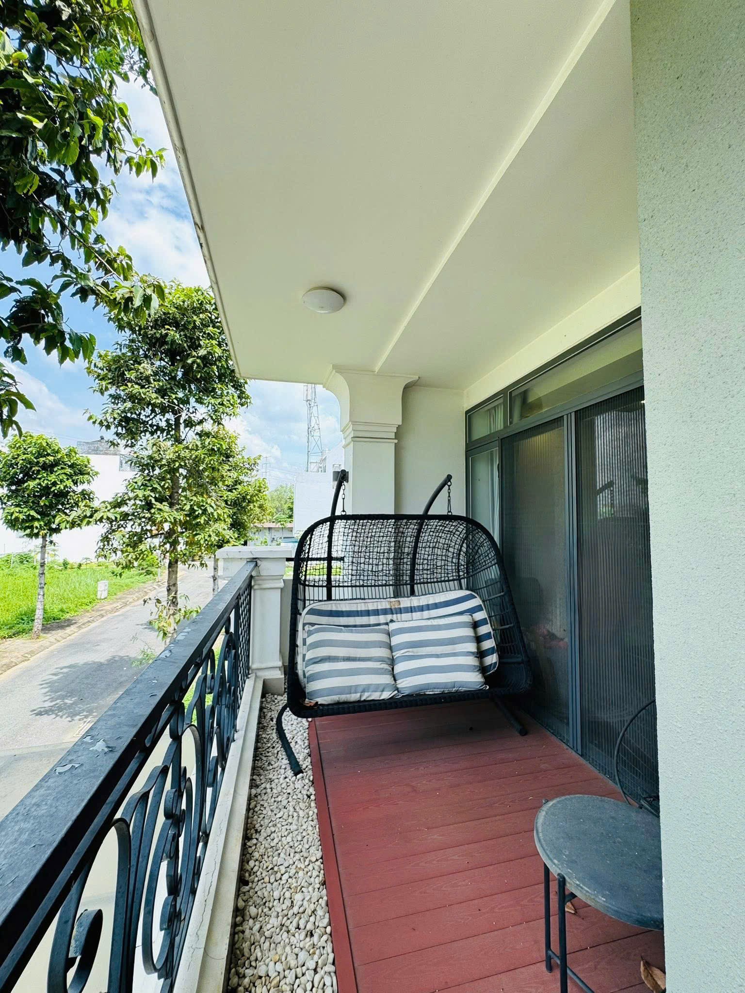 Cần bán Nhà mặt tiền Phường Phú Hữu, Quận 9, Diện tích 162m², Giá 21 Tỷ