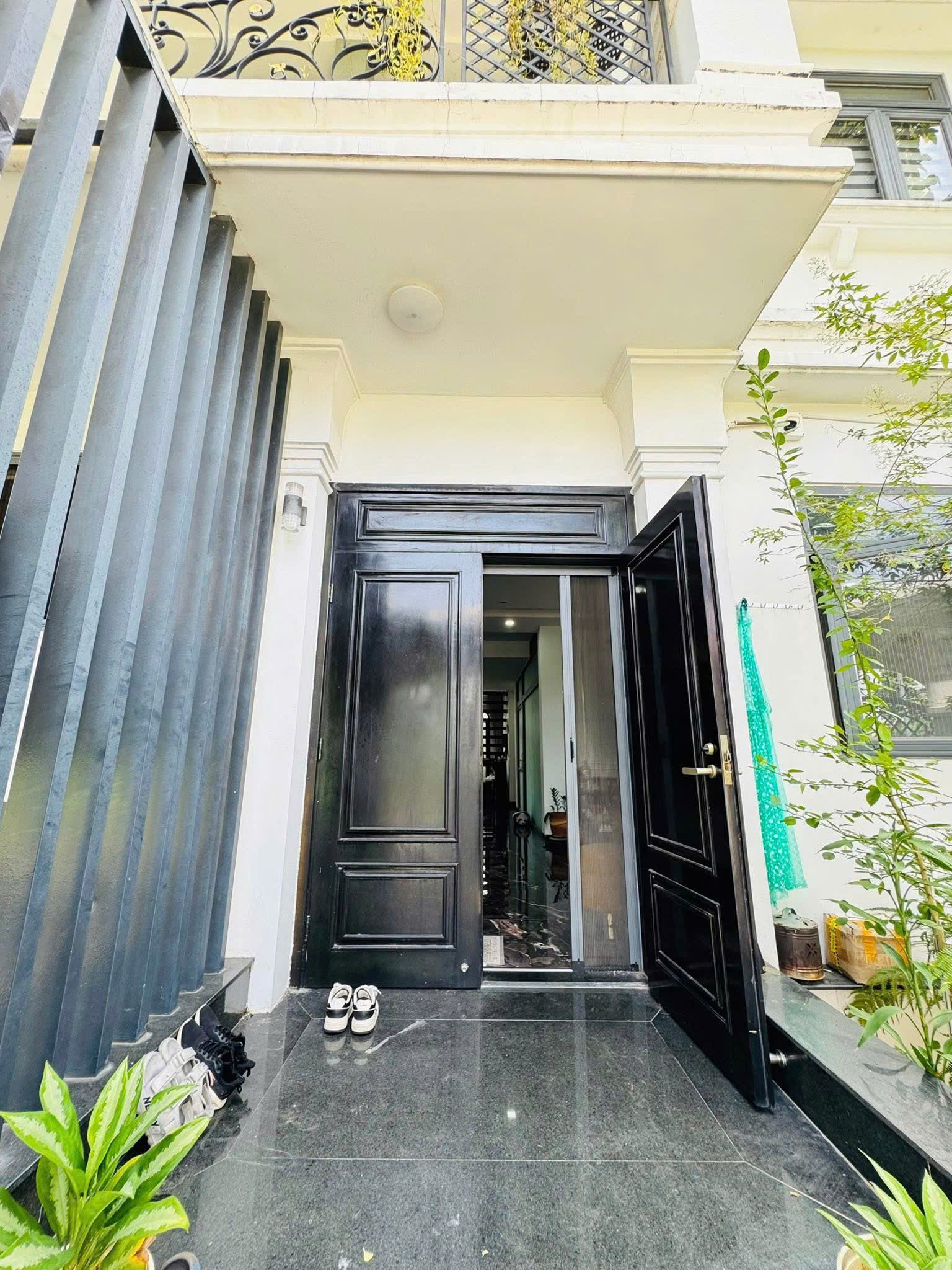Cần bán Nhà mặt tiền Phường Phú Hữu, Quận 9, Diện tích 162m², Giá 21 Tỷ 9