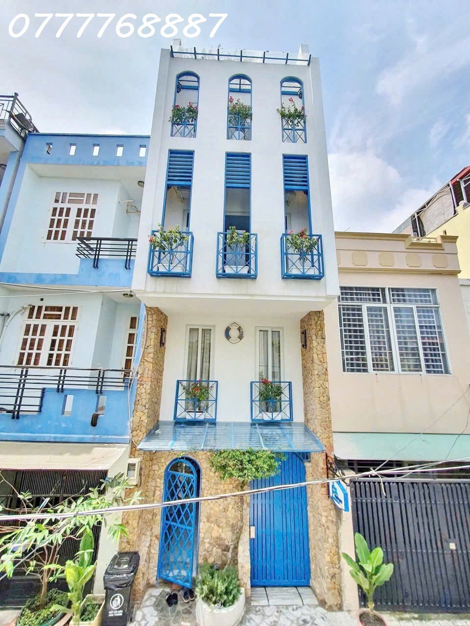 Bán tòa CHDV khu Sân Bay Tân BÌnh, Nhà xây đẹp HĐT 100tr/tháng