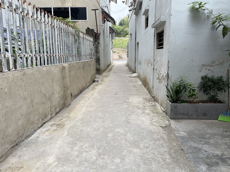 Cần bán 35,5m2 nhà C4, tổ 1 Phúc Lợi. Cách 30m ra đường Đê Vàng, ô tô đỗ tránh thoải mái 7