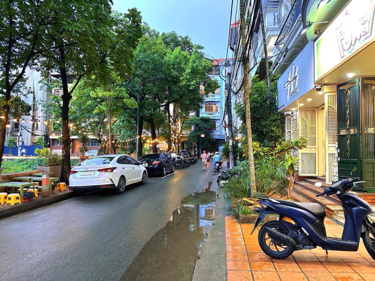Bán nhà Chùa láng Wiew hồ - vỉa hè to- Kinh doanh đỉnh- phân lô 2 thoáng 50m giá nhỉnh 26 tỷ 3