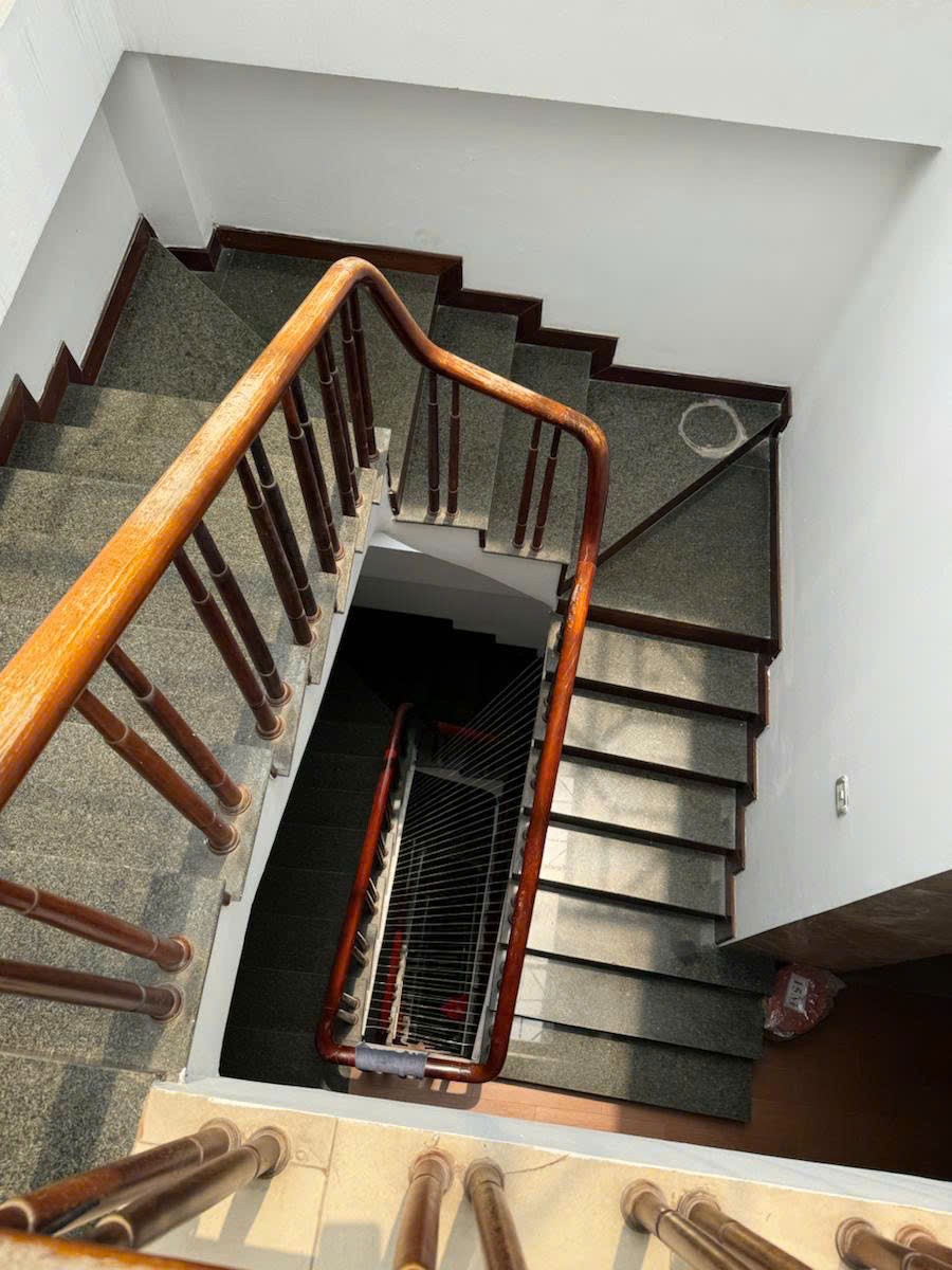 BÁN NHÀ LÁNG HẠ  Ô TÔ VÀO NHÀ – KINH DOANH – NGÕ THÔNG – DÂN TRÍ CAO 39M NHỈNH 19 TỶ