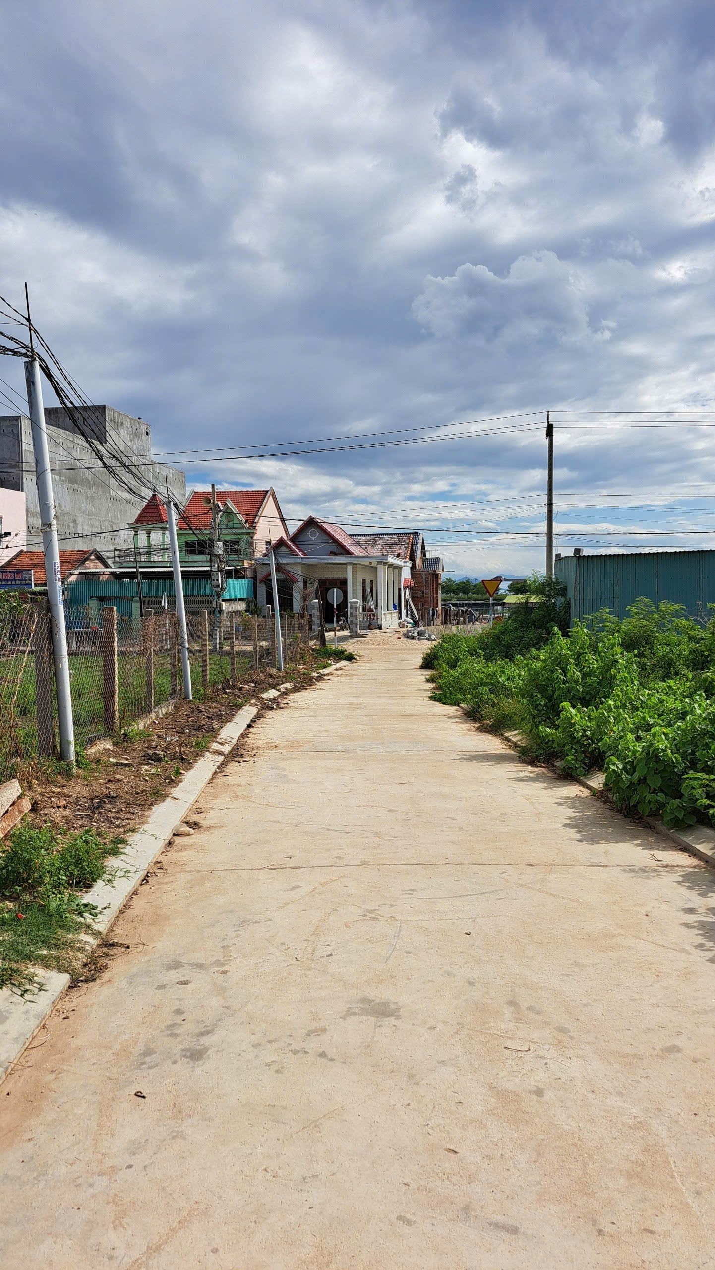 bán 122m full thổ nằm gần biển giá chỉ hơn 10tr Ninh Hải Ninh Hòa 0985451850 2