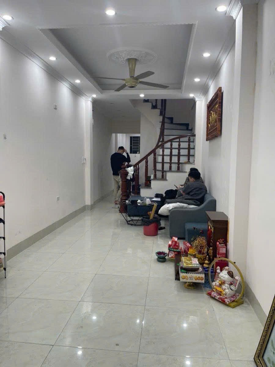 Bán nhà Khương Đình gia đình tự xây 50m x 4 tầng giá 8.35 tỷ - Gần ô tô