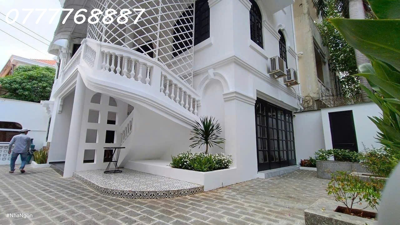 Bán biệt thự góc 3MT Nguyễn Cửu Vân, Bình Thạnh cách Quận 1 cây cầu 5
