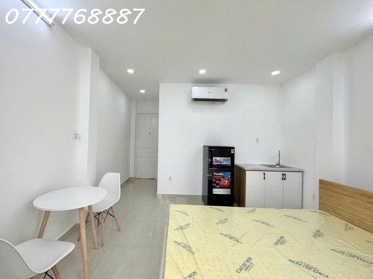 Nhà MTKD đường D5 khu Nguyễn Gia Trí, kế ĐH Hutech, Kinh tế,... 3