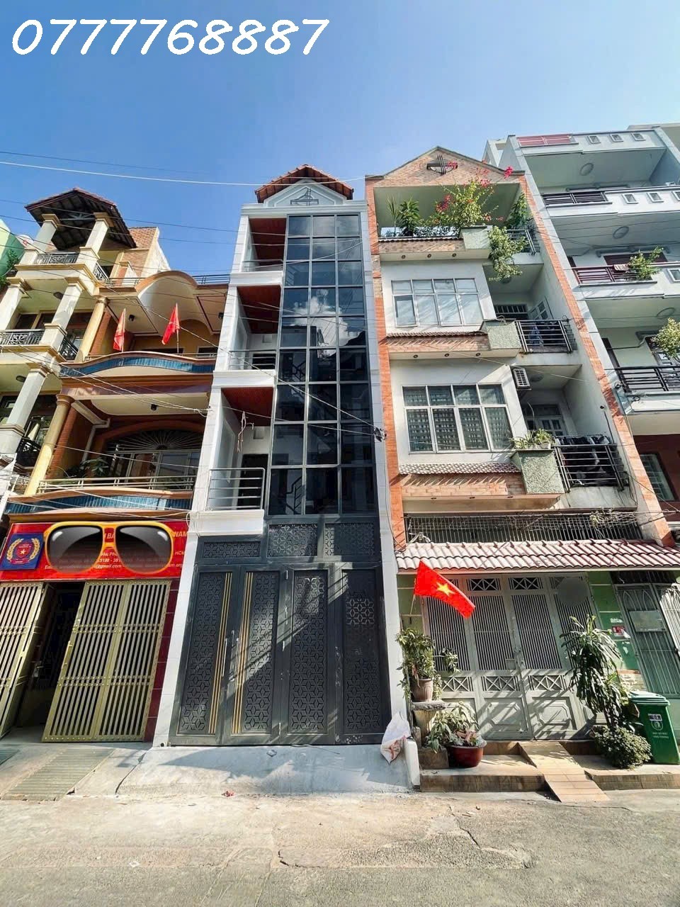 Nhà MTKD đường D5 khu Nguyễn Gia Trí, kế ĐH Hutech, Kinh tế,...