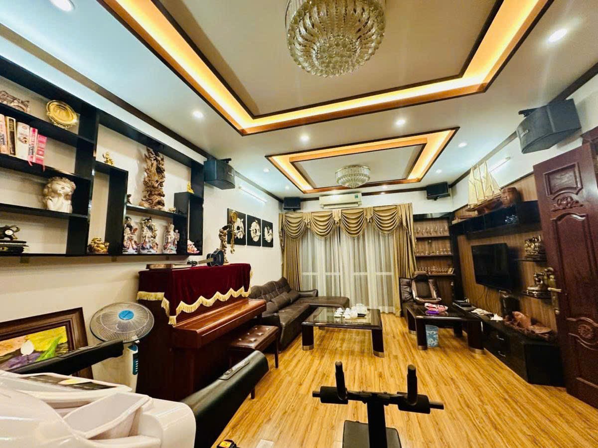 Cần bán Nhà mặt tiền đường Lạc Long Quân, Phường Nhật Tân, Diện tích 110m², Giá 33 Tỷ 7
