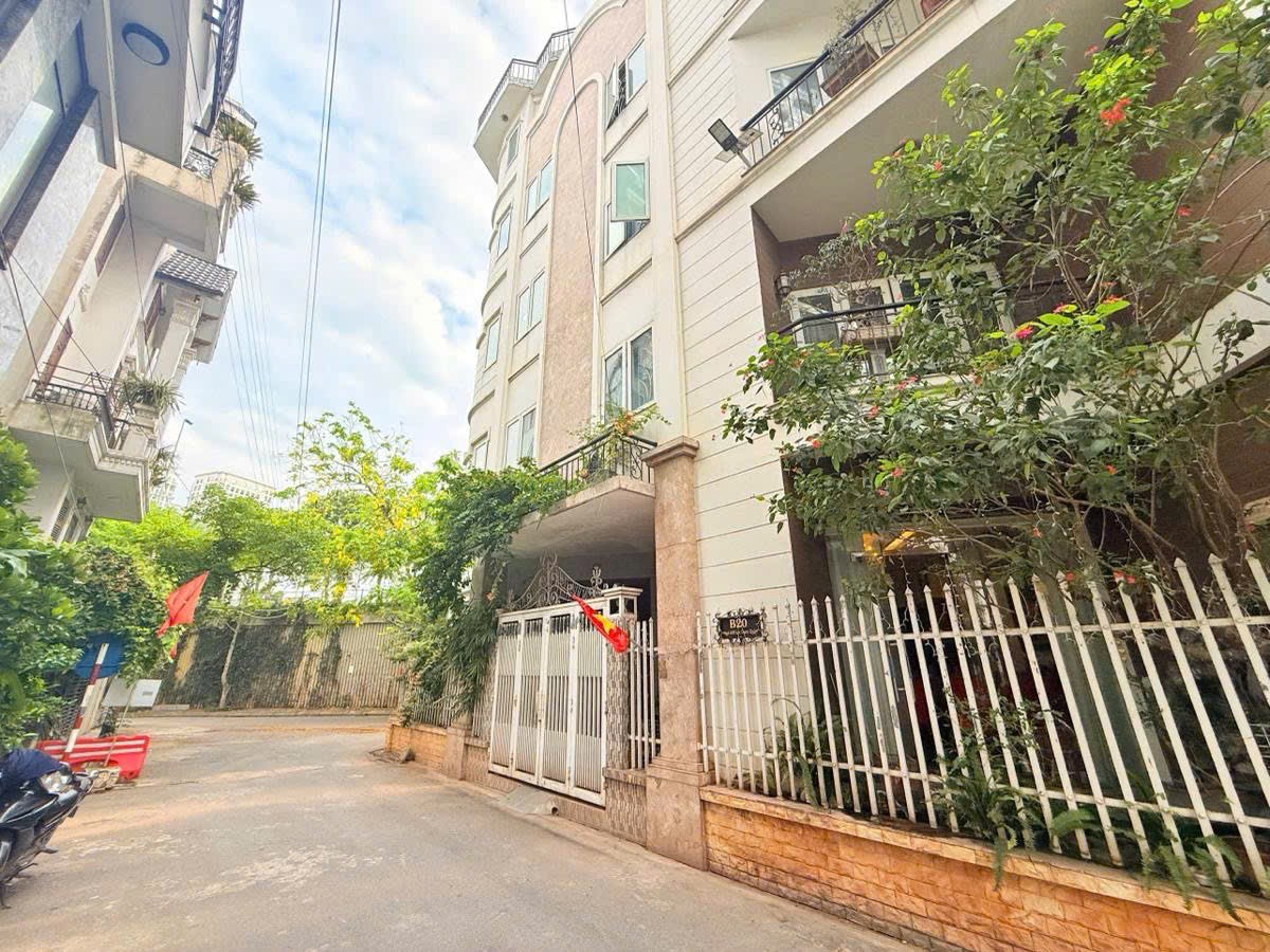 Cần bán Nhà mặt tiền đường Lạc Long Quân, Phường Nhật Tân, Diện tích 110m², Giá 33 Tỷ 10