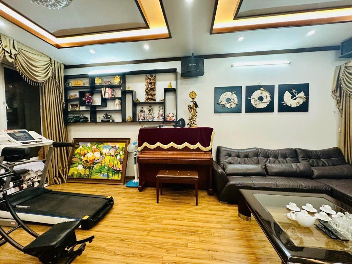 Cần bán Nhà mặt tiền đường Lạc Long Quân, Phường Nhật Tân, Diện tích 110m², Giá 33 Tỷ 12