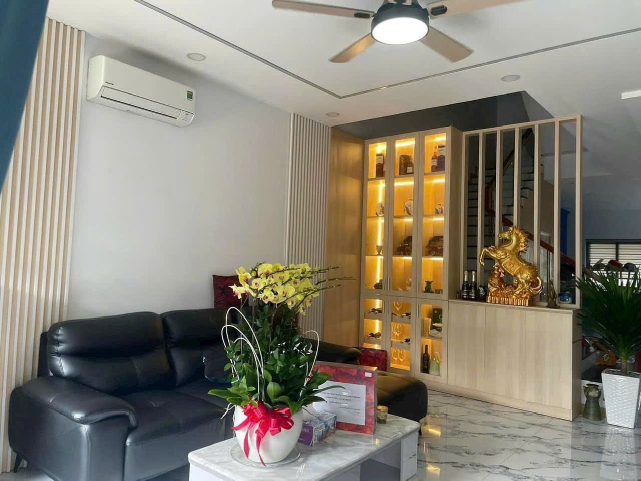 Cần bán Nhà mặt tiền Phường Phước Long B, Quận 9, Diện tích 121m², Giá 013 Tỷ 8