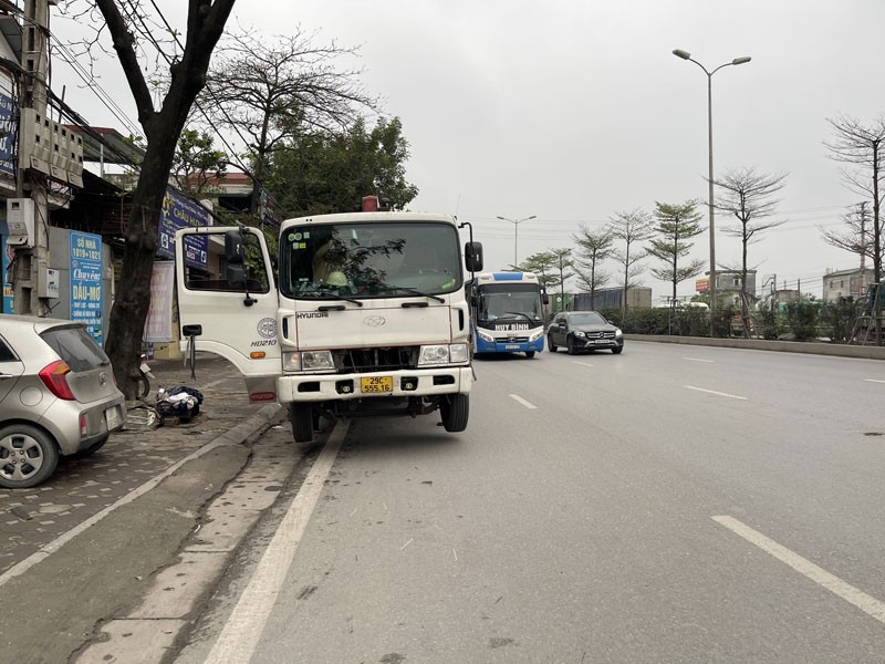 Cho thuê lâu dài 200m2 nhà 4 tầng mặt phố Nguyễn Đức Thuận (QL5A). Phù hợp văn phòng đại diện 2