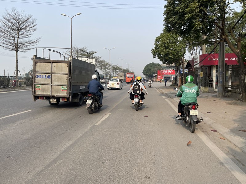 Cho thuê lâu dài 200m2 nhà 4 tầng mặt phố Nguyễn Đức Thuận (QL5A). Phù hợp văn phòng đại diện 4