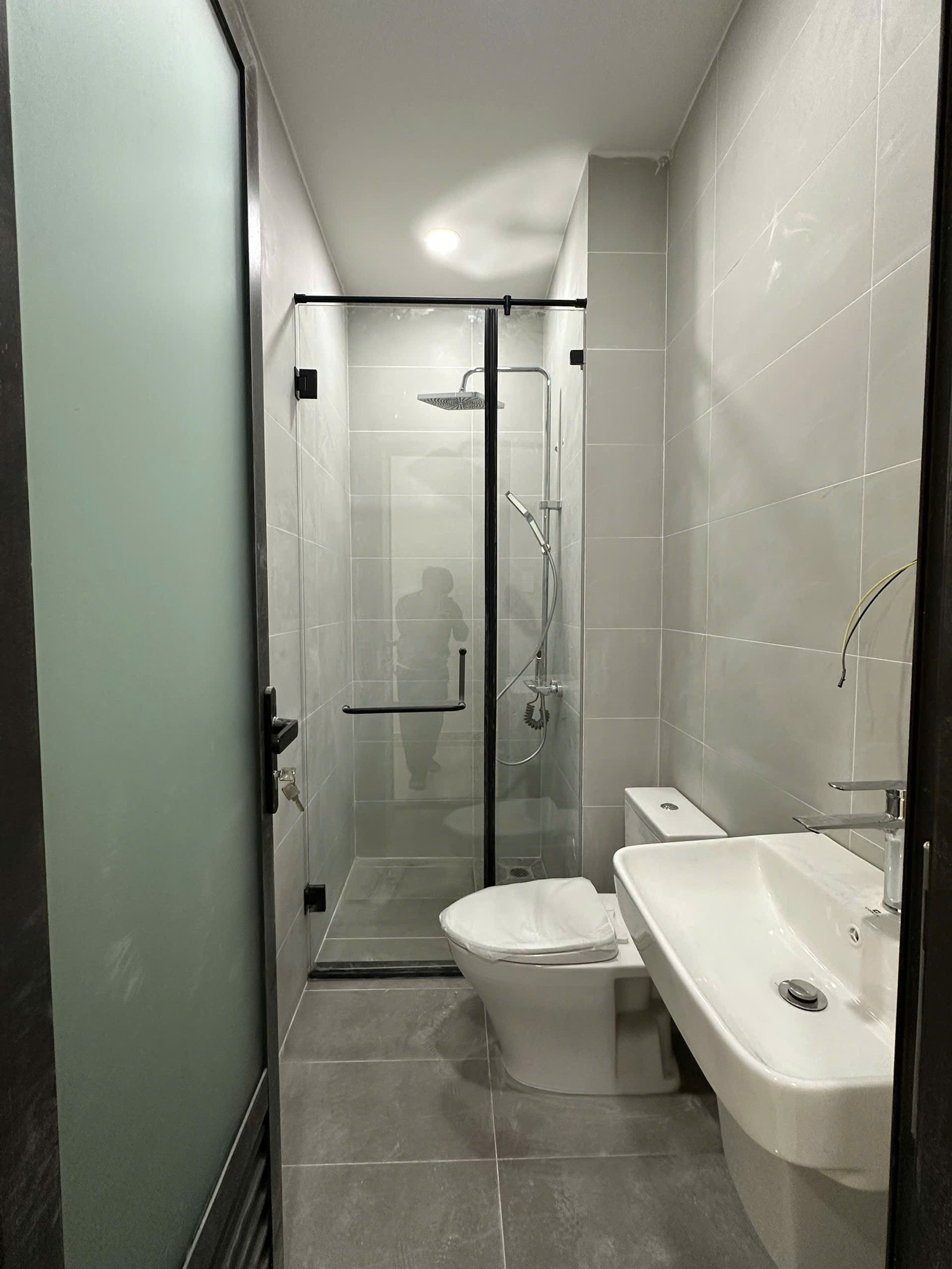 CHO THUÊ NHÀ NGUYÊN CĂN PHAN ĐÌNH PHÙNG P2 ĐÀ LẠT - 5 TẦNG, 8PN, THANG MÁY, MẶT BẰNG KD 5