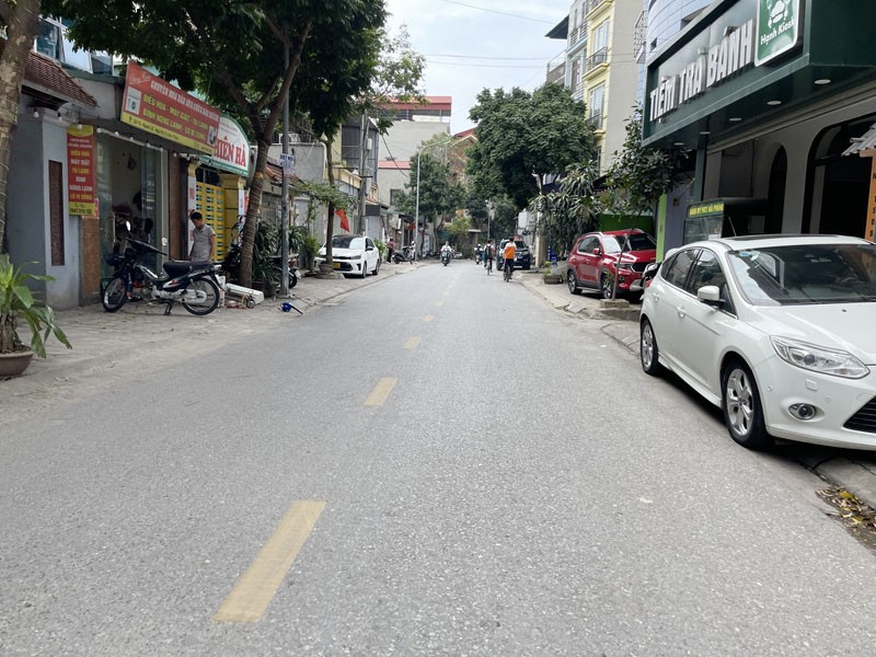 Bán căn góc, nhà mặt phố 42 Sài Đồng 65,6m2, 6,5 tầng, sát hồ, kinh doanh hái ra tiền 40tr/tháng 2