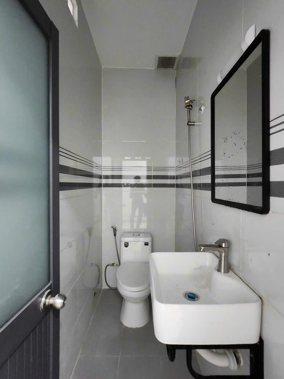 Nhà hẻm Liên Khu 8-9 , Bình Hưng Hòa A dt 34m2 1 lầu 2pn 2wc giá 3,65 tỷ 7