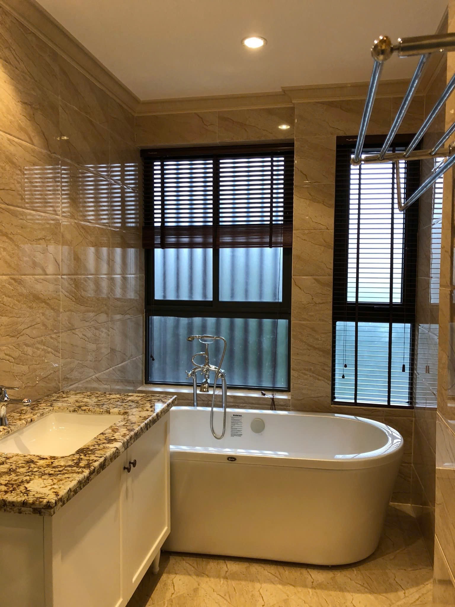 Cho thuê Nhà mặt tiền Quận 9, Hồ Chí Minh, Diện tích 108m², Giá 018 Triệu/tháng 4