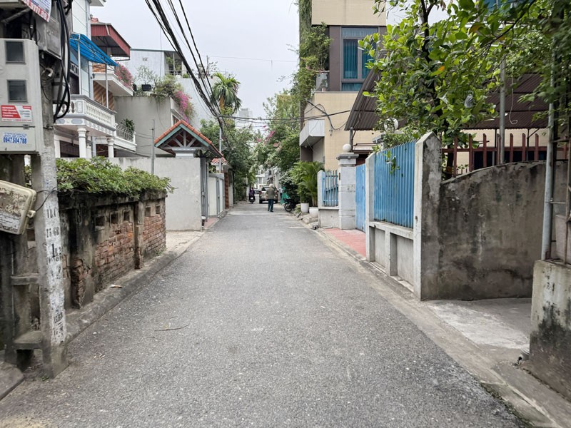 Bán 105m2 nhà cấp 4 tổ 7 Giang Biên. Đường ô tô tránh xe máy, gần hồ điều hòa, công viên & chợ 3