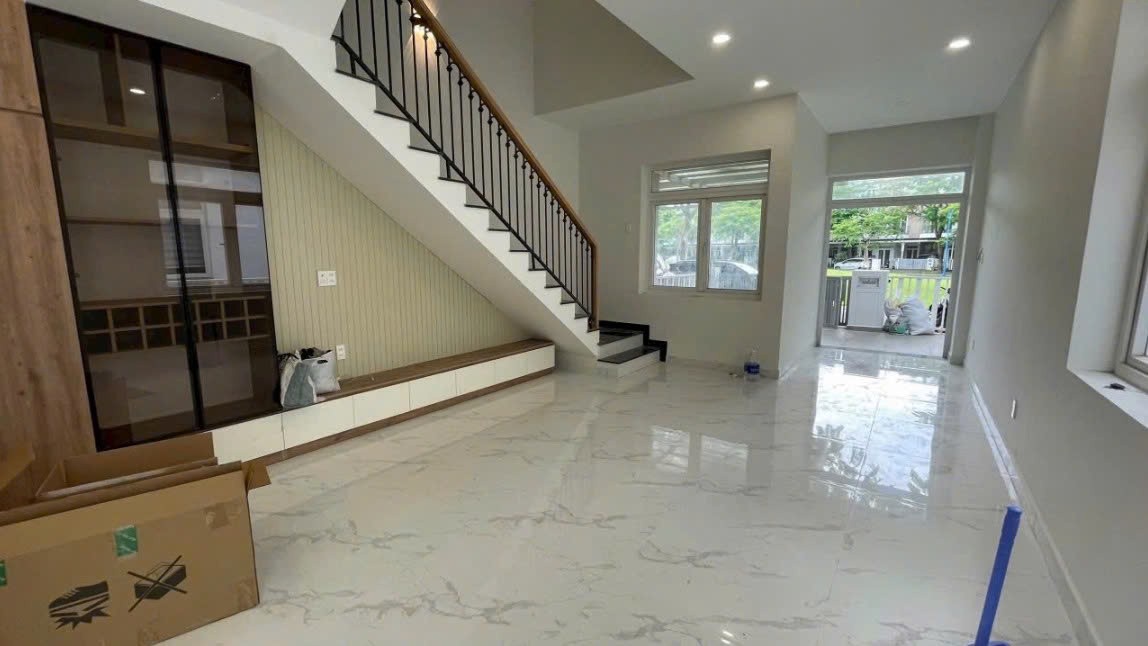 Cho thuê Nhà mặt tiền Phường Phú Hữu, Quận 9, Diện tích 119m², Giá 022 Triệu/tháng