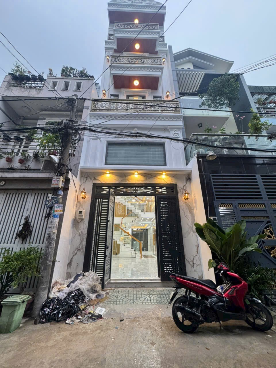 Nhà đẹp hẻm Bình Thành, Bình Hưng Hòa B dt 64m2 3 lầu 5pn 6wc giá 6,5 tỷ