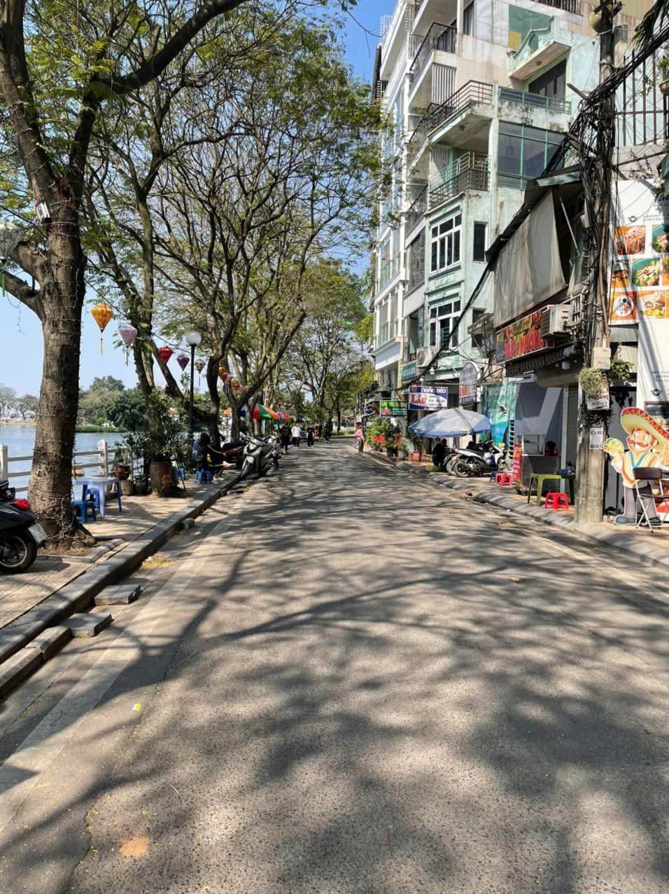 Cần bán Nhà mặt tiền đường Trúc Bạch, Phường Trúc Bạch, Diện tích 140m², Giá 65 Tỷ