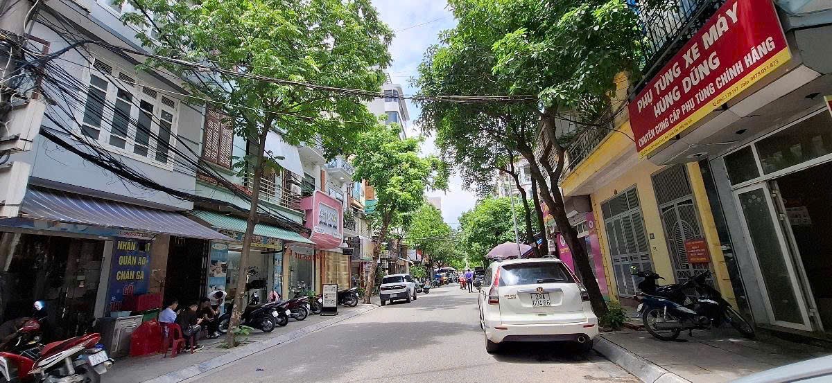 BÁN NHÀ VỊ TRÍ ĐẸP - VỊ TRÍ KINH DOANH CỰC TỐT- GẦN TRƯỜNG ĐẠI HỌC LỚN - DIỆN TÍCH 44M2*4T