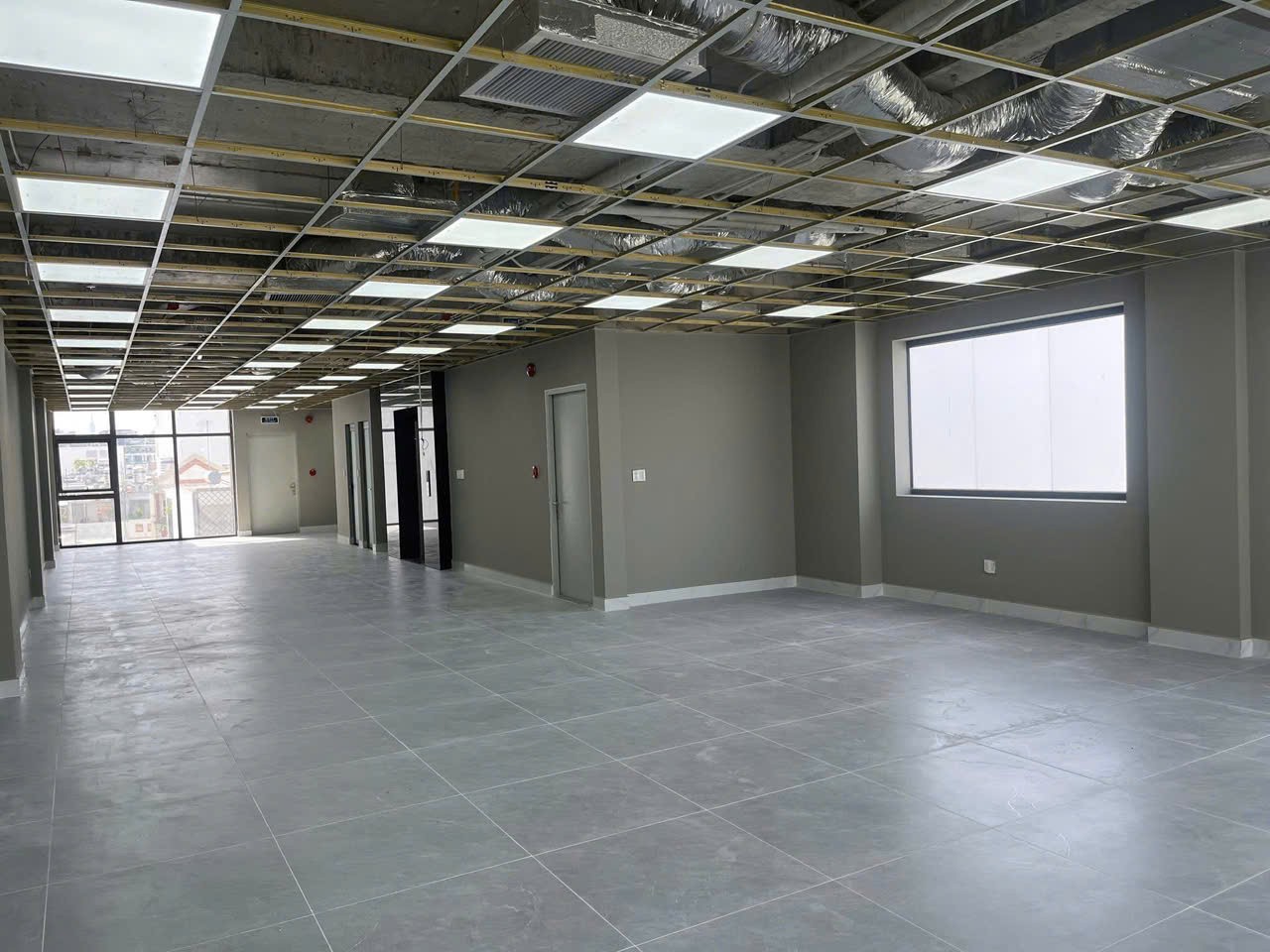 Cho thuê Văn phòng Phường 13, Tân Bình, Diện tích 50m², Giá 360 Trăm/m²/tháng 5