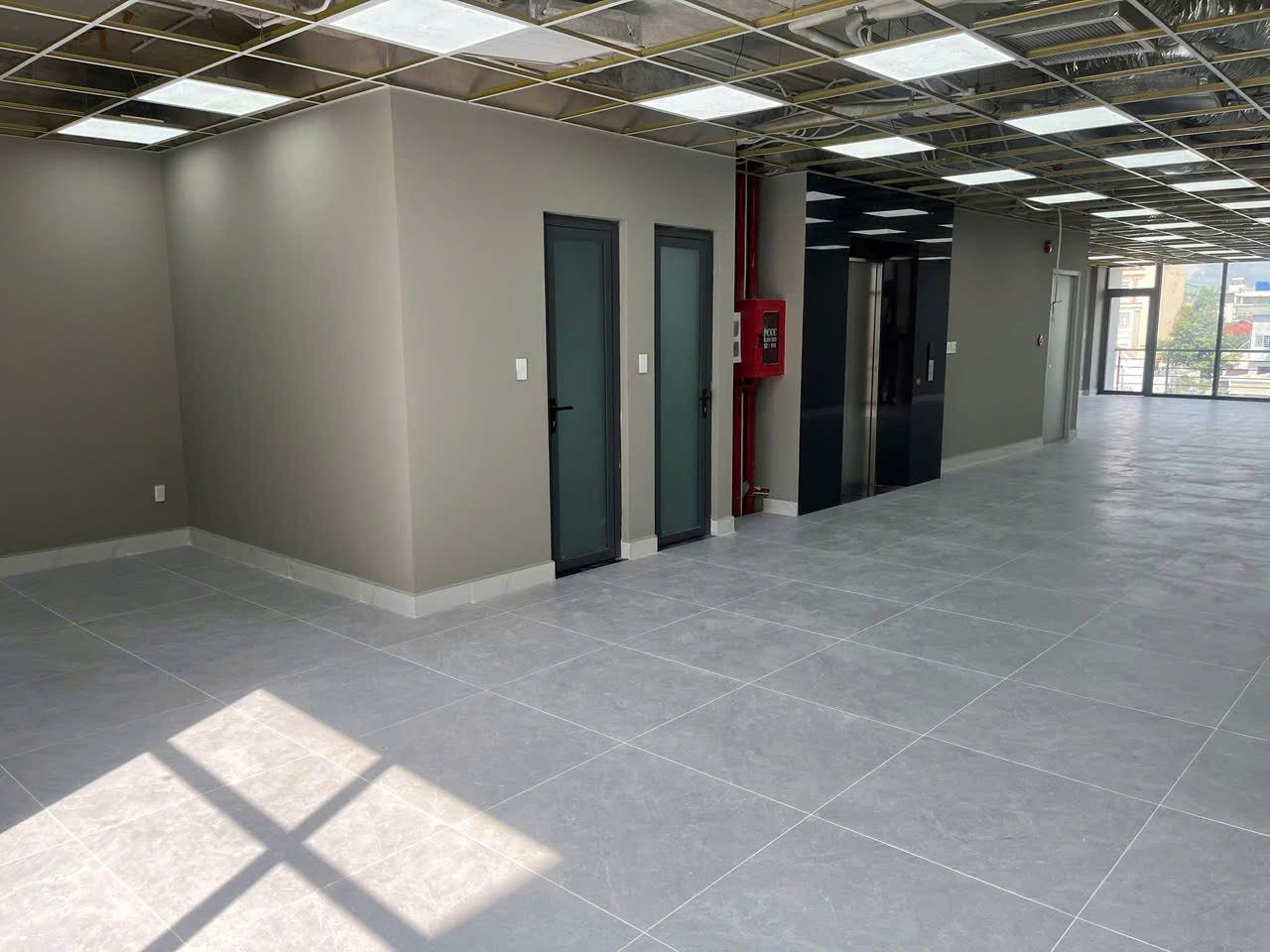 Cho thuê Văn phòng Phường 13, Tân Bình, Diện tích 50m², Giá 360 Trăm/m²/tháng
