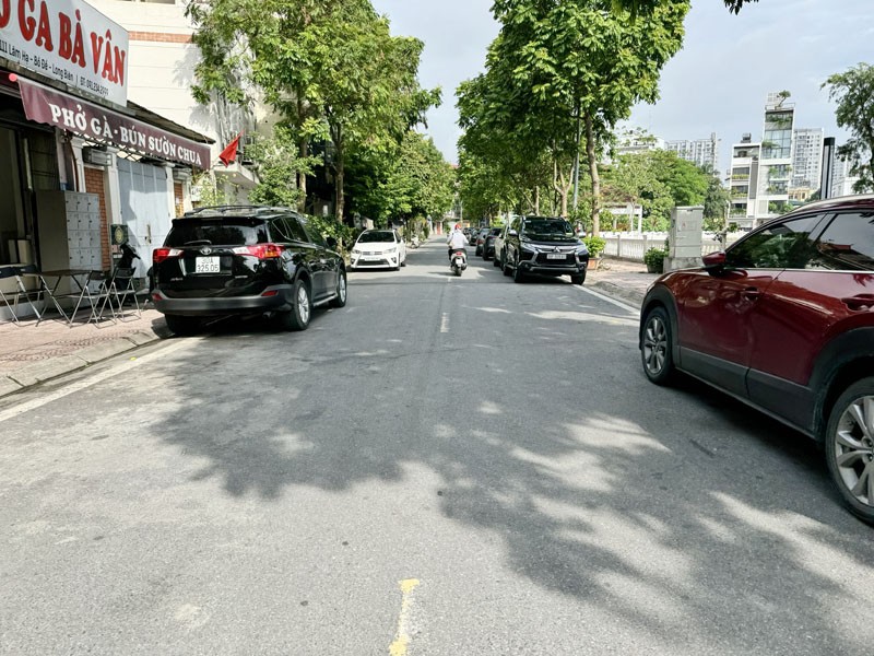 Cần bán 75,2m2 đất mặt phố 111 Lâm Hạ, Bồ Đề - View công viên, hồ điều hòa 7