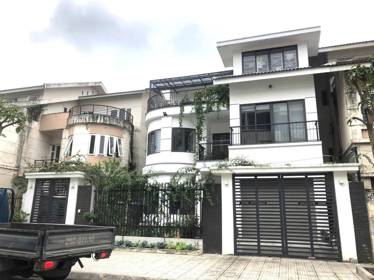 CC cho thuê biệt thự BT1 Tân Tây Đô 210m2 chỉ 10 triệu. LH 0989626116
