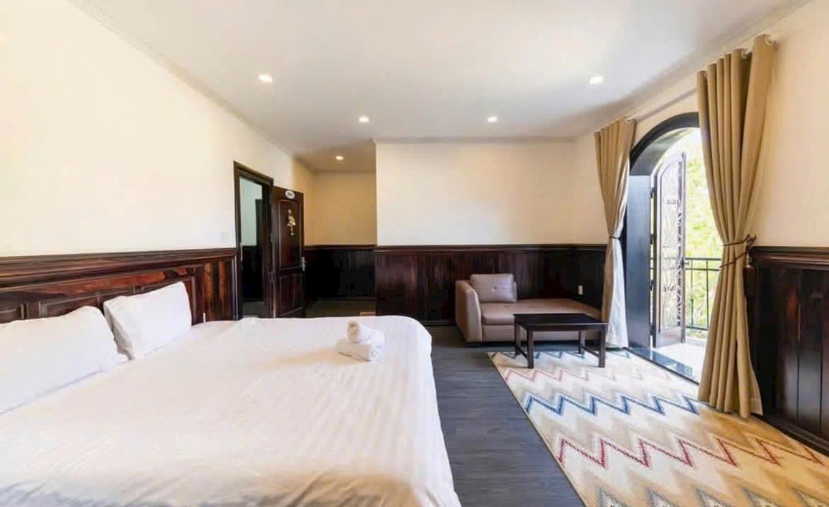CHO THUÊ VILLA SÂN VƯỜN 4 PHÒNG NGỦ KDL NAM HỒ PHƯỜNG 11 TP ĐÀ LẠT 30TR/THÁNG 5