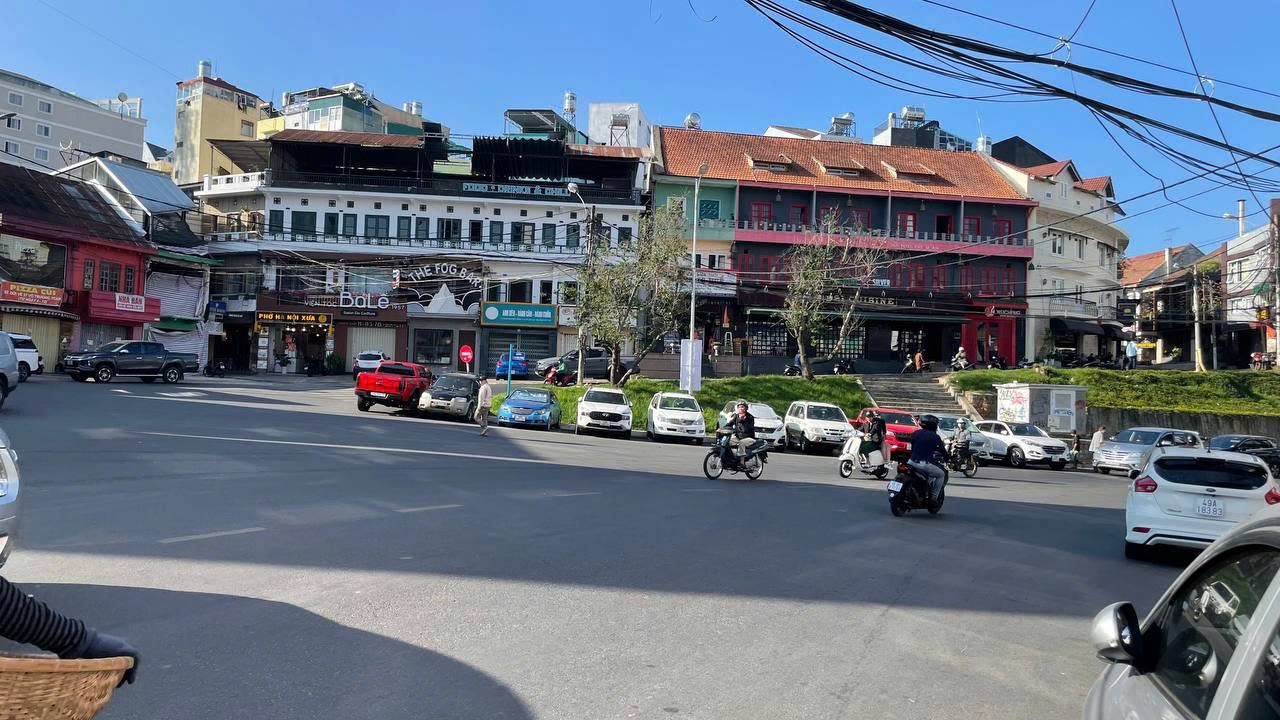 CHO THUÊ NHÀ MẶT TIỀN ĐẦU ĐƯỜNG PHAN ĐÌNH PHÙNG P2 ĐÀ LẠT - 6PN, MẶT BẰNG KD - 22 TRIỆU/THÁNG