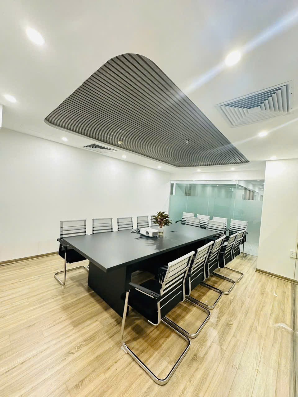 BÁN TOÀ NHÀ MẶT PHỐ HOÀNG VĂN THÁI, THANH XUÂN. DT 180M2 X 9 TẦNG, GIÁ 60 TỶ. 4