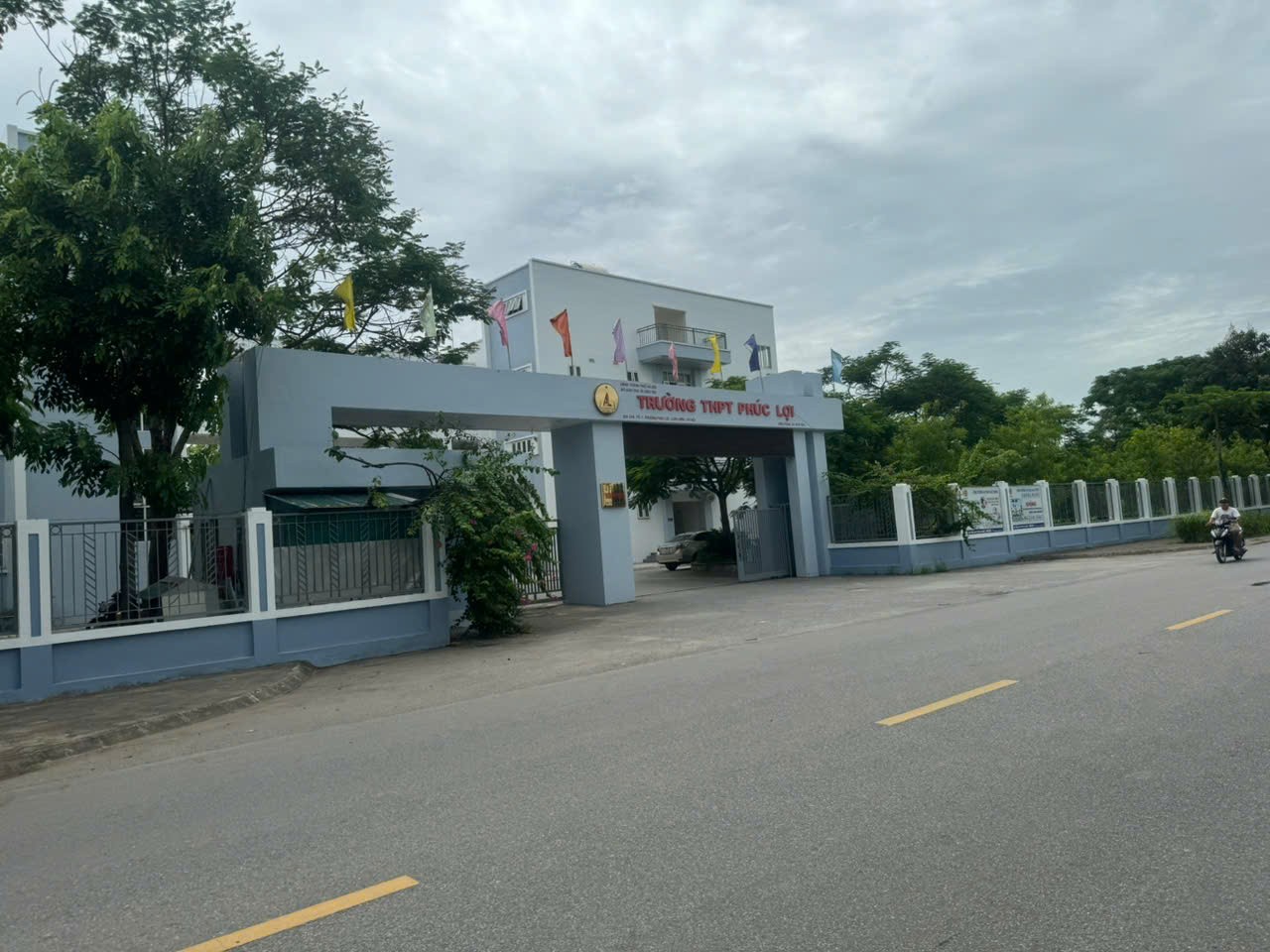 NHÀ ĐẸP LÔ GÓC 42m – 4 NGỦ – GẦN VINHOMES LONG BIÊN – NHỈNH 5 TỶ 2