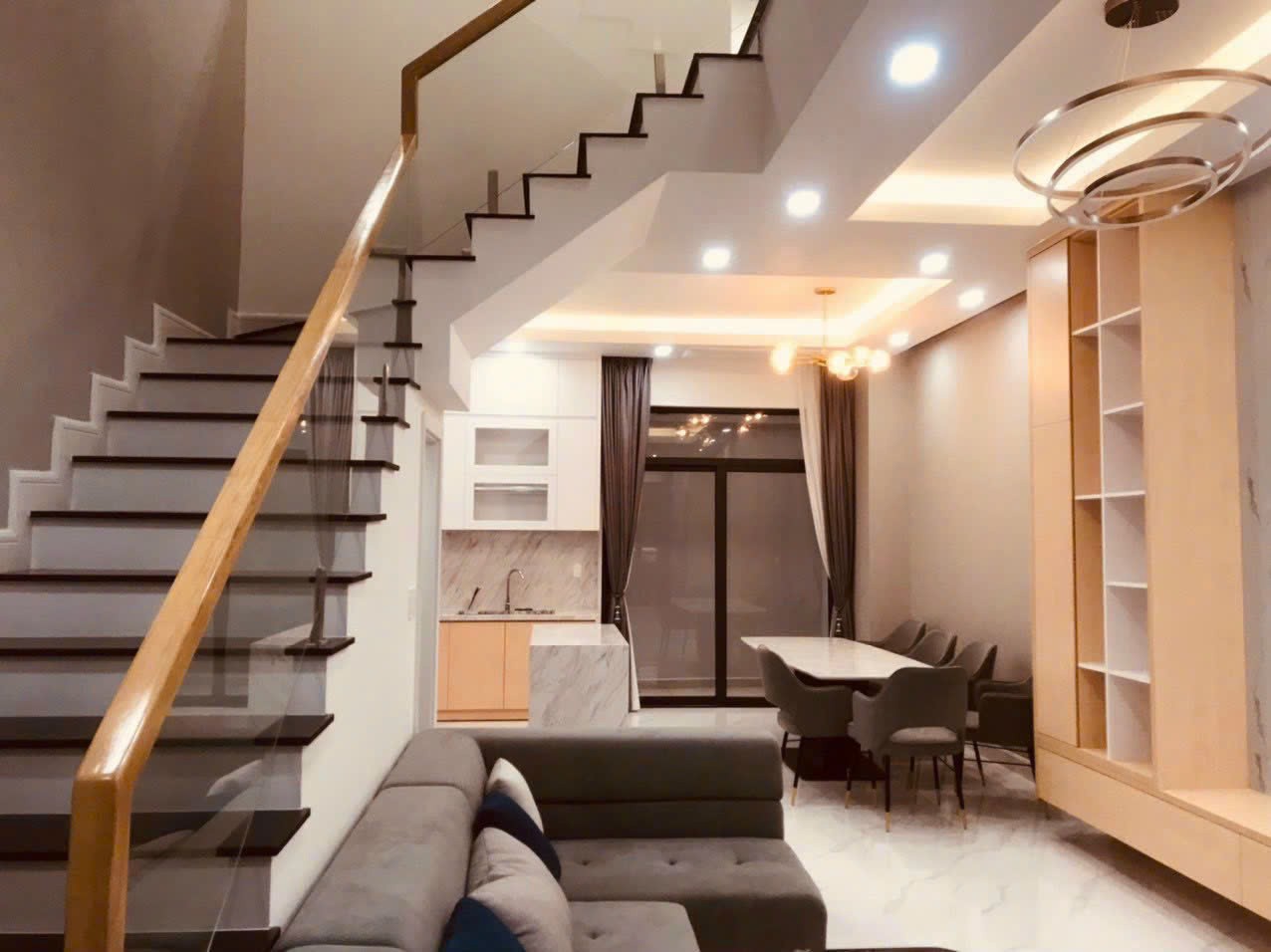 Cho thuê Nhà mặt tiền Phường Phước Long B, Quận 9, Diện tích 100m², Giá 28 Triệu/tháng 12