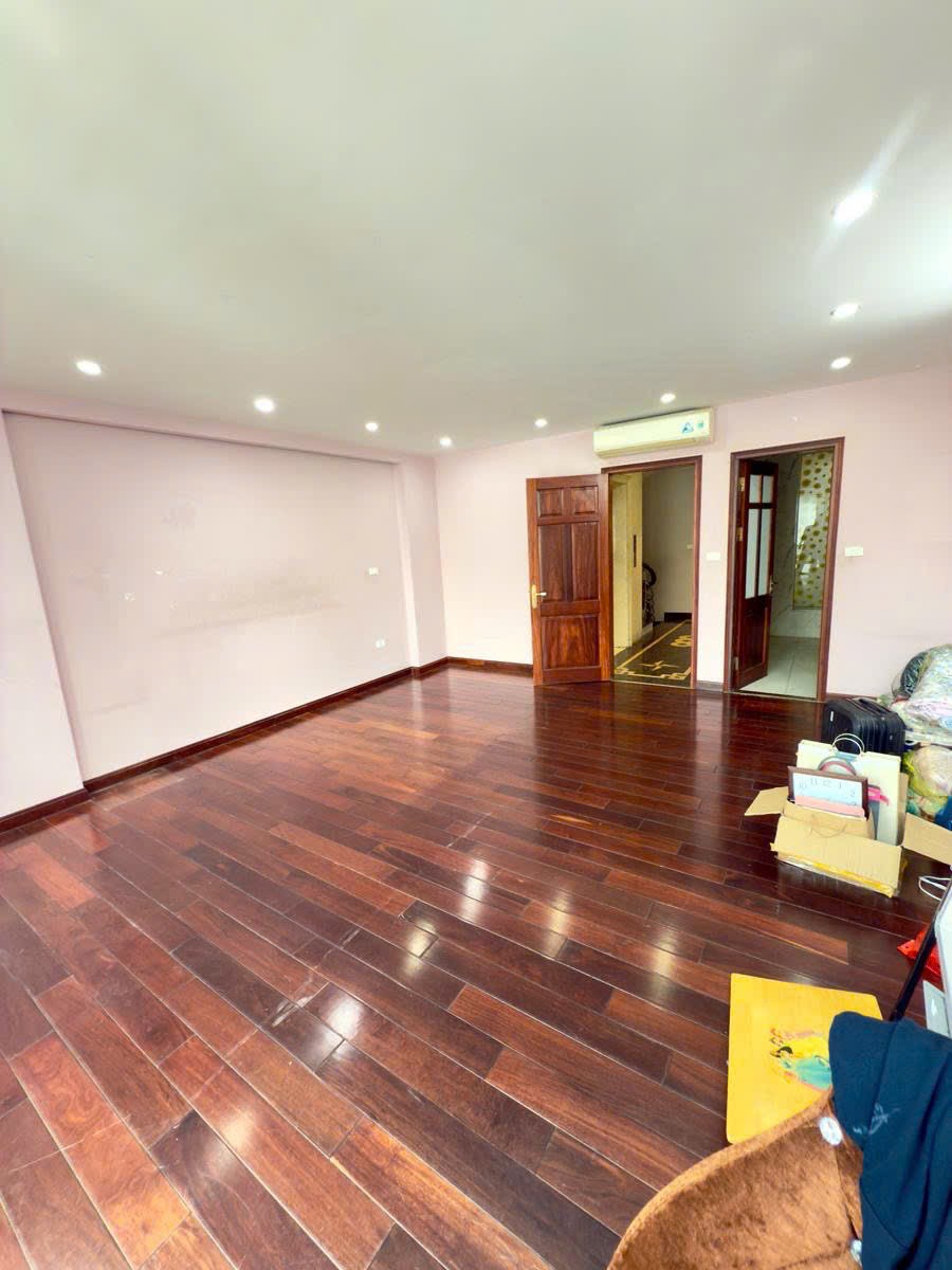 Cần bán Nhà mặt tiền đường Thịnh Quang, Phường Thịnh Quang, Diện tích 100m², Giá 40 Tỷ 8
