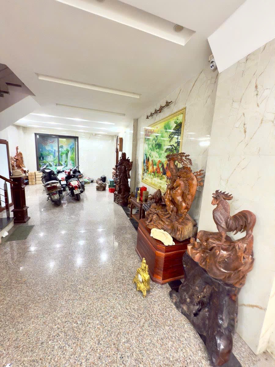 Cần bán Nhà mặt tiền đường Thịnh Quang, Phường Thịnh Quang, Diện tích 100m², Giá 40 Tỷ 9