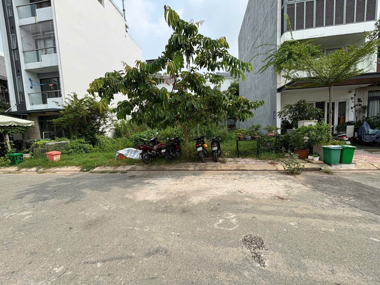 Cần bán Đất Phường Phú Hữu, Quận 9, Diện tích 80m², Giá 07.9 Tỷ 2